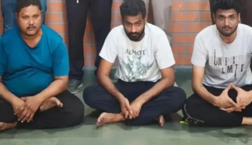 প্রেমিকা যোগাযোগ বন্ধ করে দিয়েছে, তাই বাবাকে তুলে নিয়ে গেলেন প্রেমিক